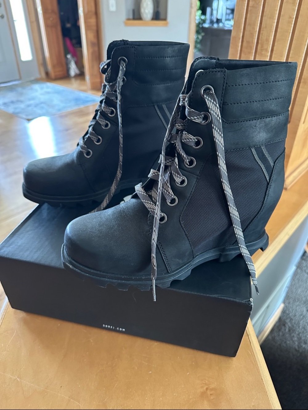 Sorel Joan of Arctic Wedge Jet Black Waterproof  Lace-Up Wedge Boots sz 9